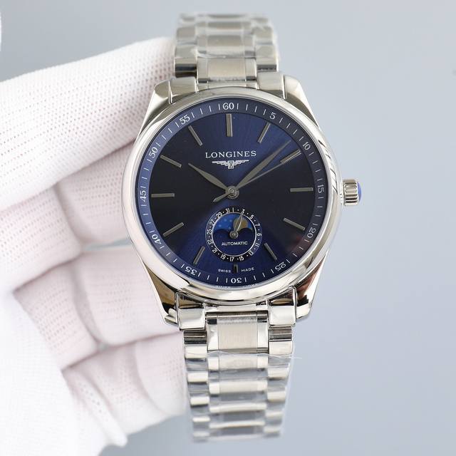 浪琴名匠系列L2.909.4.78.3月相腕表压轴登场！简约优雅尽显从容气度！ 表壳 1.腕表尺寸40X12毫米。Tw不放过任何细节，一丝不苟的还原名匠系列表壳