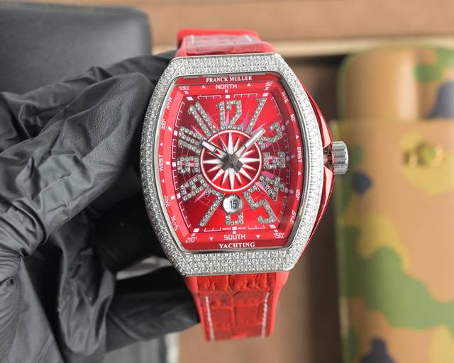 法兰克 穆勒 Franck Muller V45 Sc Dt系列54*42*15Mm 全自动机械机芯 蓝光镀膜玻璃 牛皮表带底部橡胶 折叠扣 糅合运动设计风格