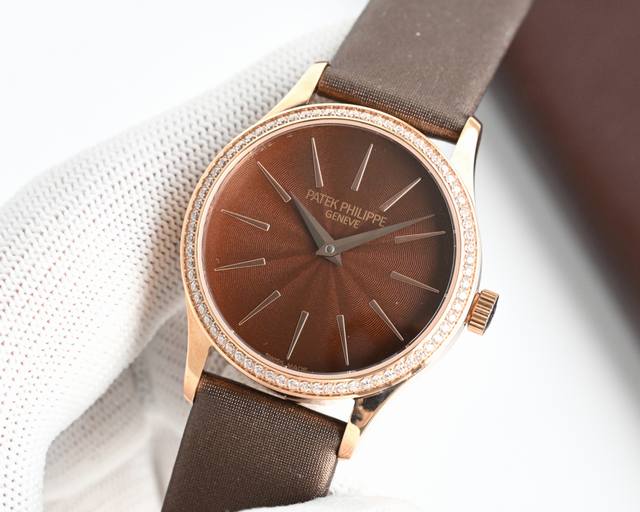 新品女款百达翡丽古典表系列 4897腕表，强势推荐！古典魅力，经典重现，正装表王震撼登场。完美还原表中王者的独特质感和简约格调。 精彩细节 1.搭配定制版机芯改