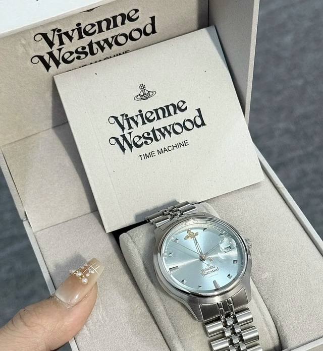 救命！！ 西太后这款小蓝表实在太好看了！他们家真的太懂女生了，贴心的出了大小表盘。无论是自留，还是送对象，送好姐妹，都贼棒！