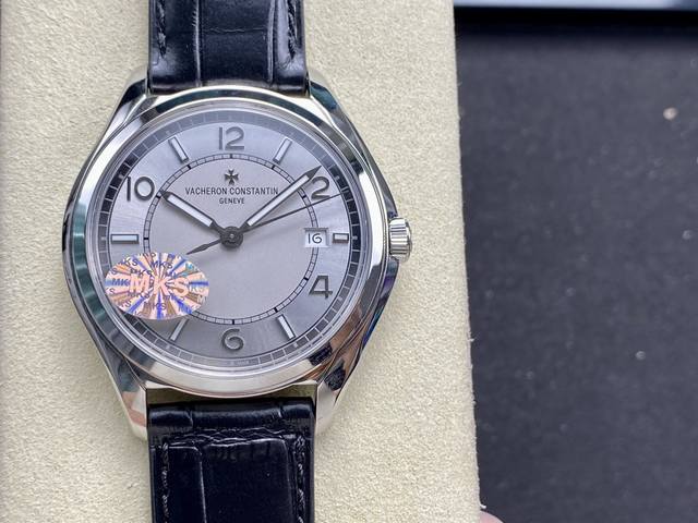 Mks最新力作 江诗丹顿 伍陆之型系列腕表 运动商务皆可盘，格调 品味两不失！腕表尺寸40Mmx9.6Mm1.原装在手，捕捉神韵，拆解开模，对位精髓！2.搭载定