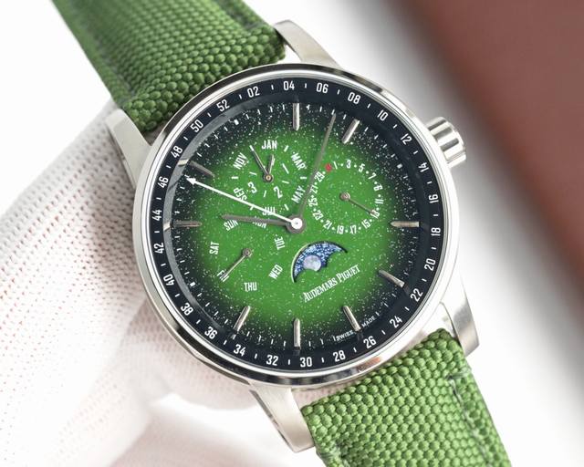 Ap爱彼Code11.59系列26394男士腕表！完美与个性的体验！1直径41Mm！表面玻璃采用水晶蓝宝石玻璃。2搭载定制版Caliber5134机芯3日历，星