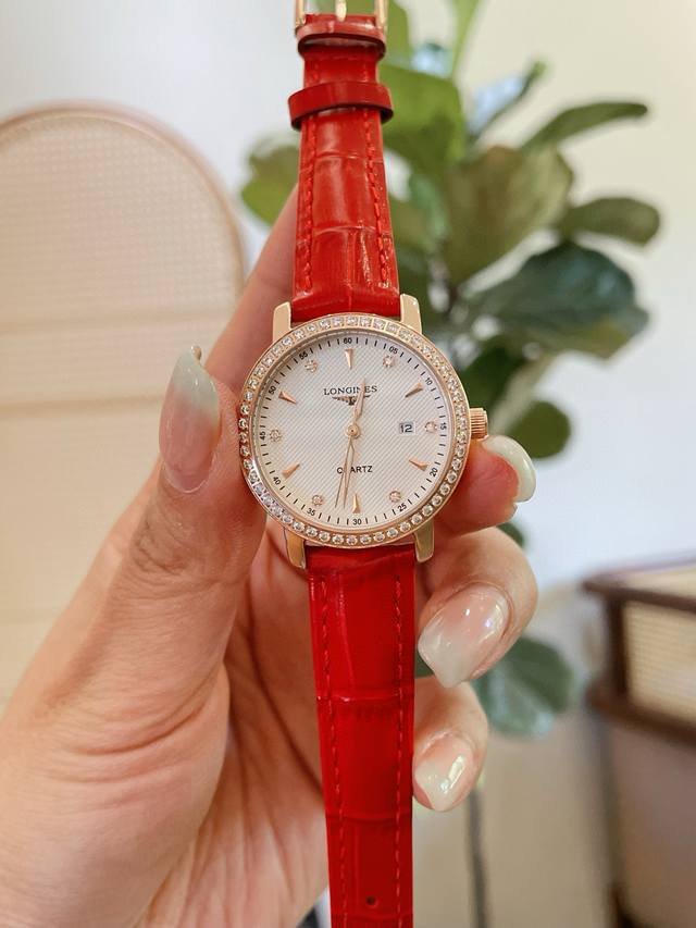 金+20钢带+20陶瓷40最新浪琴 女表 原装进口石英机芯 钢化玻璃 316L精钢表壳 直径女30Mm 厚8Mm如果今天的阳光停止了它耀眼的光芒。那么你的一个微