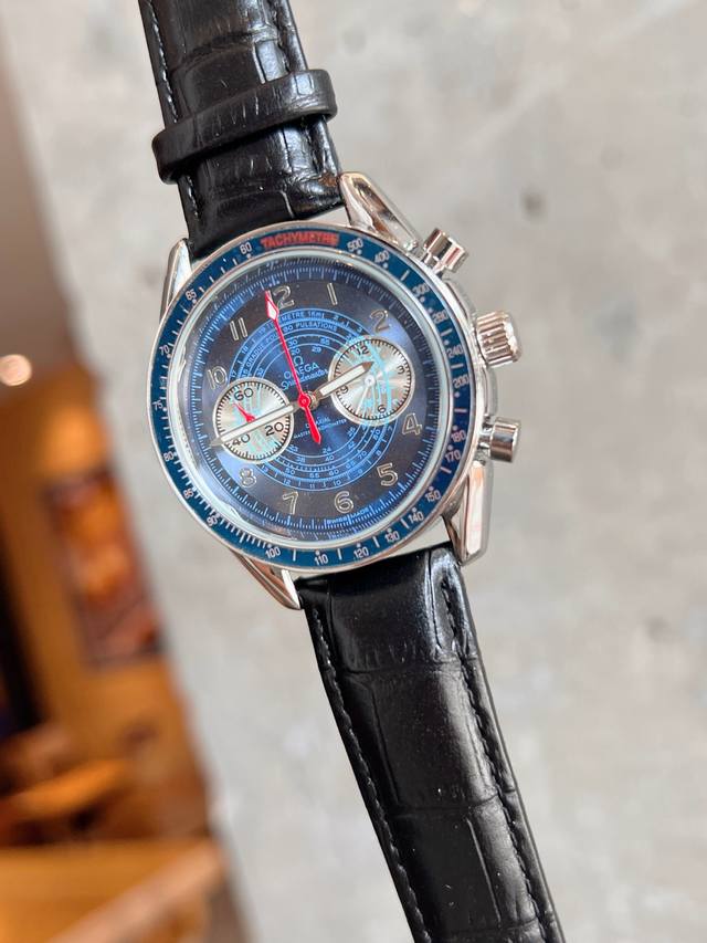 欧米茄海马系列 最新款式 类型：精品男士腕表，机芯：进口真六针跑秒石英机，真皮表带镜面：矿物质强化玻璃浮雕精华 浩瀚大气 匠心独运 腕间瑰宝尺寸：直径40Mm厚