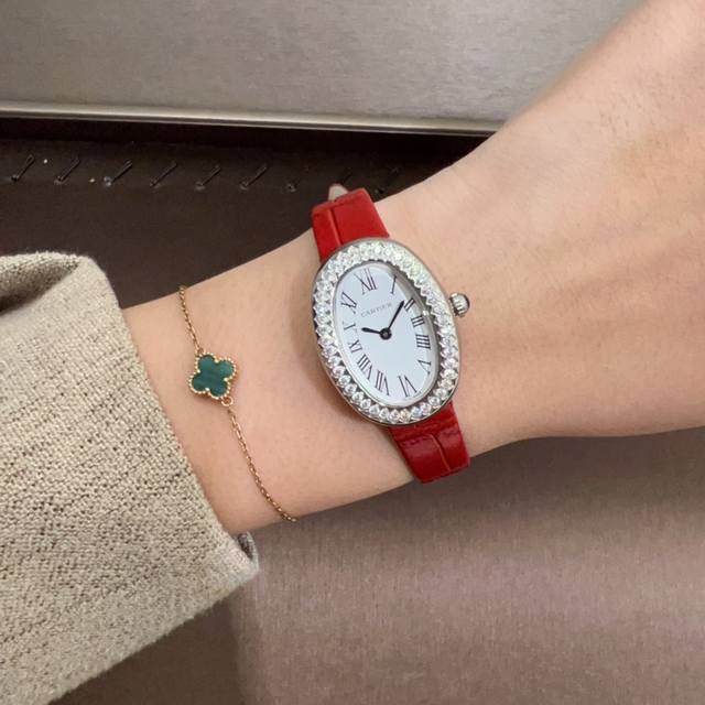 牛货 Cartier 卡地亚 Baignoire浴缸系列腕表，女神值得推荐的一款腕表！1典雅欧风浴缸形状，完美演绎卡地亚的经典美学，涌现腕表设计的焕新力量！2经