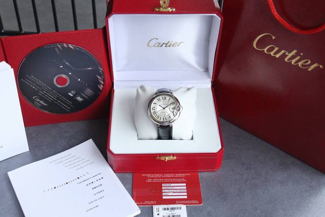 女款+20 高版本也有卡地亚Cartler蓝气球男士腕表 全自动机械机芯 316精钢表壳 高清矿物质镜面 进口小牛皮表带 直径42Mm 厚11Mm Bst实拍图