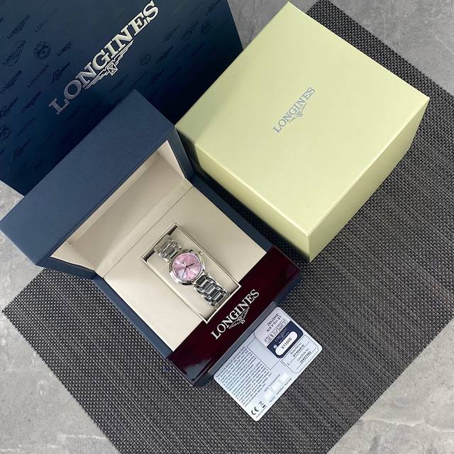 心月30Mm，不同之处一目了然。夏日多巴胺樱粉与心月的梦幻交织！请认准独家货源！不要被市面上便宜货所蒙蔽。单一个机芯成本就可以买他几个成表。更别说壳套，真钻面，