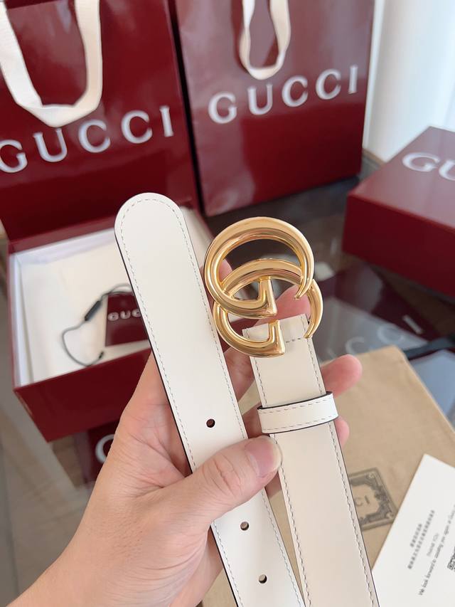 Gucci Surface top layer calfskin width 3.0cm counter new version logo horizontal