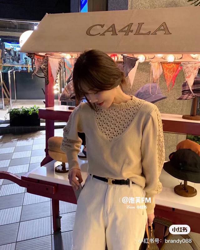 I highly recommend this belt. It's super easy to match, classic and durable. It