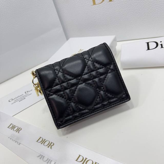 Dior 2387 Color: Black, Pink, Gray Size: 11*8.5*3 New arrival from Dior! This mi