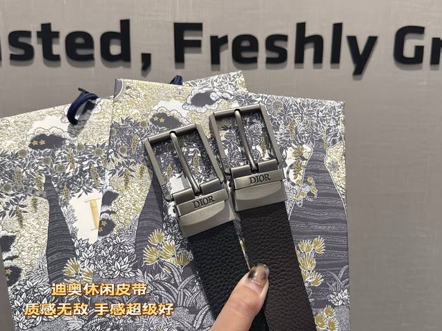 Dior's latest buckle top layer cowhide lychee pattern design is popular all over