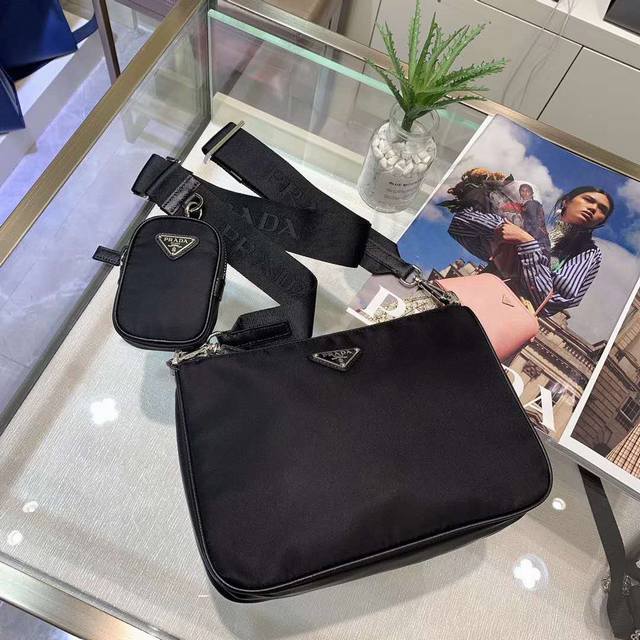 New model number 2Vh113. A group of internet celebrities are crazy about this a