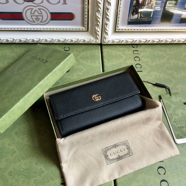 The top-of-the-line model features imported leather and imported threads. The n