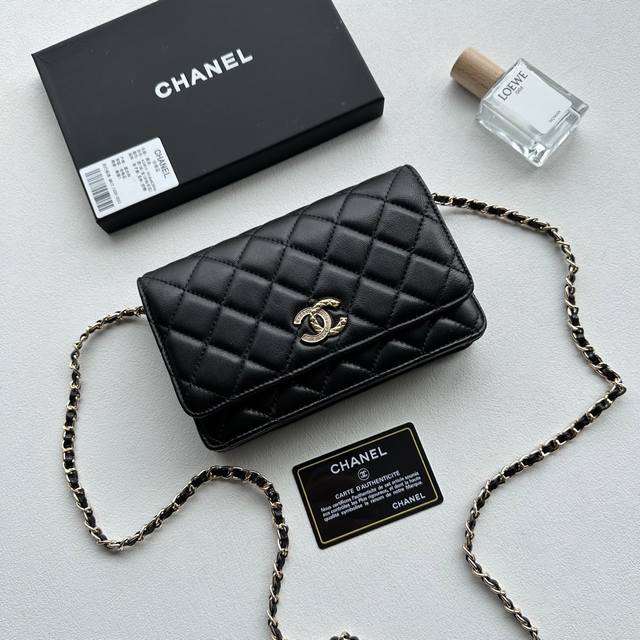 Color: Black Size: 20X13 Woc classic fortune bag sheepskin, can be worn crossbo