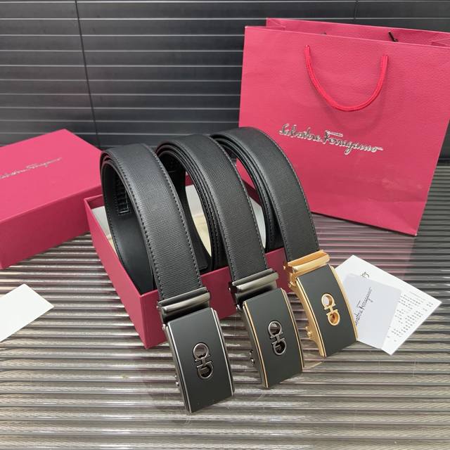 Ferragamo leather belt. A classic men's leather belt, a must-have for fashion. H