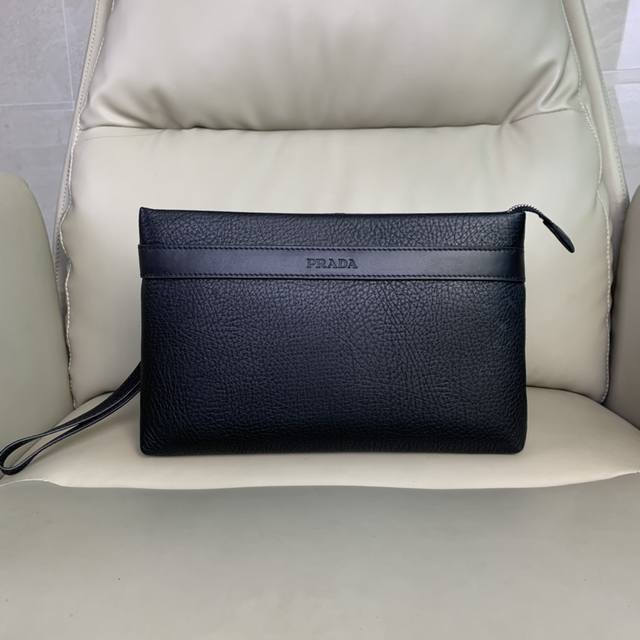 Top-tier counter-selling, high-end, and hottest Prada clutches are shipping in l