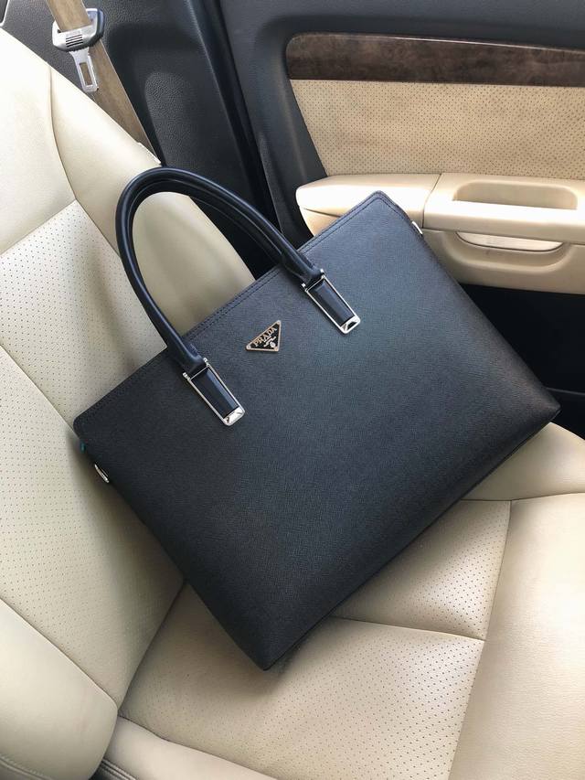 A new, top-quality, original men's handbag and messenger bag has arrived. Made