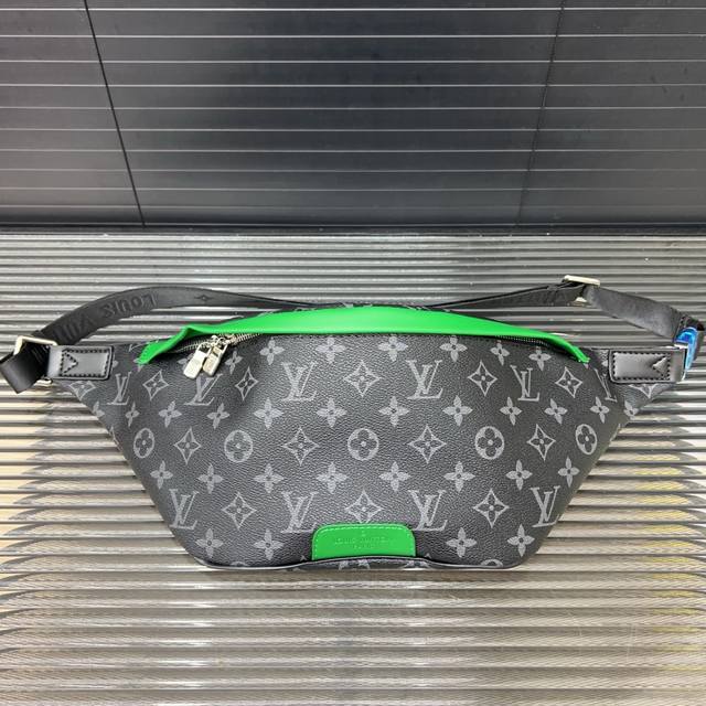 Louisvuitton Lv Discovery waist bag, crossbody bag, chest bag, real product phot