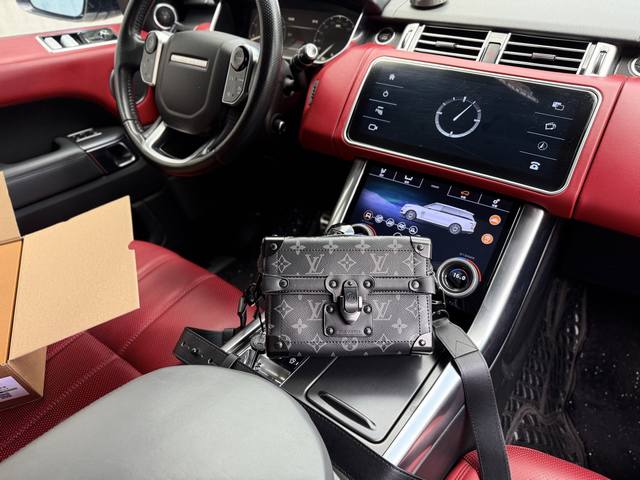 Chip version of the high-end new "Louis Vuitton" LV shoulder bag, Louis Vuitton