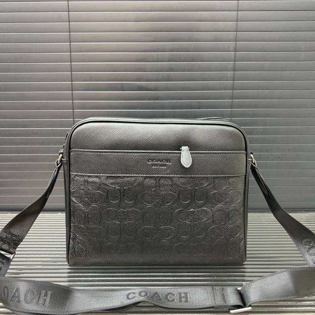 Coach Charles leather shoulder bag with classic logo, original craftsmanship, ca