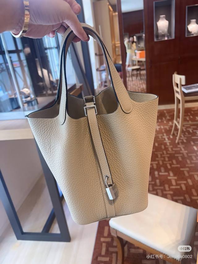 Hermes Hermes P Vegetable Basket S2 Trench Coat Gray Textured and invincible co