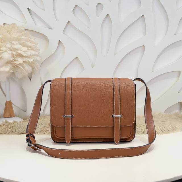 Hermes - Hermes' latest men's shoulder and crossbody bag, Steve, is made of ori