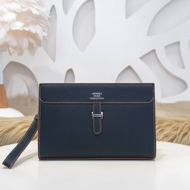 Hermes - Hermes' latest men's clutch is made of original calfskin leather with