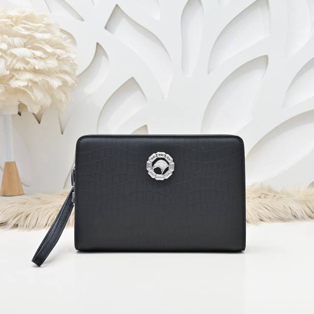 Stefano Ricci - Stefano Ricci's latest men's clutch. Made from imported calfskin