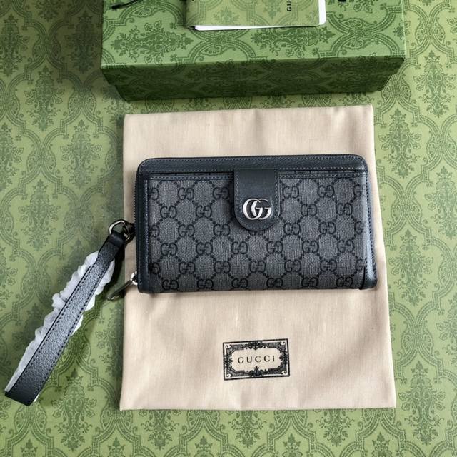 The top-of-the-line new model arrives DDD, style number 760248 DDD. The Ophidia