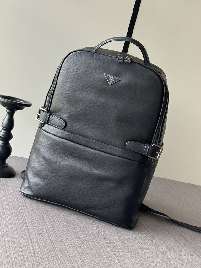 The latest and hottest Prada handbags are shipping in bulk. We won't boast abou