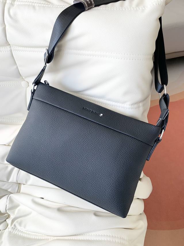 Montblanc men's new stylish shoulder bag, classic logo iconic ribbon with water