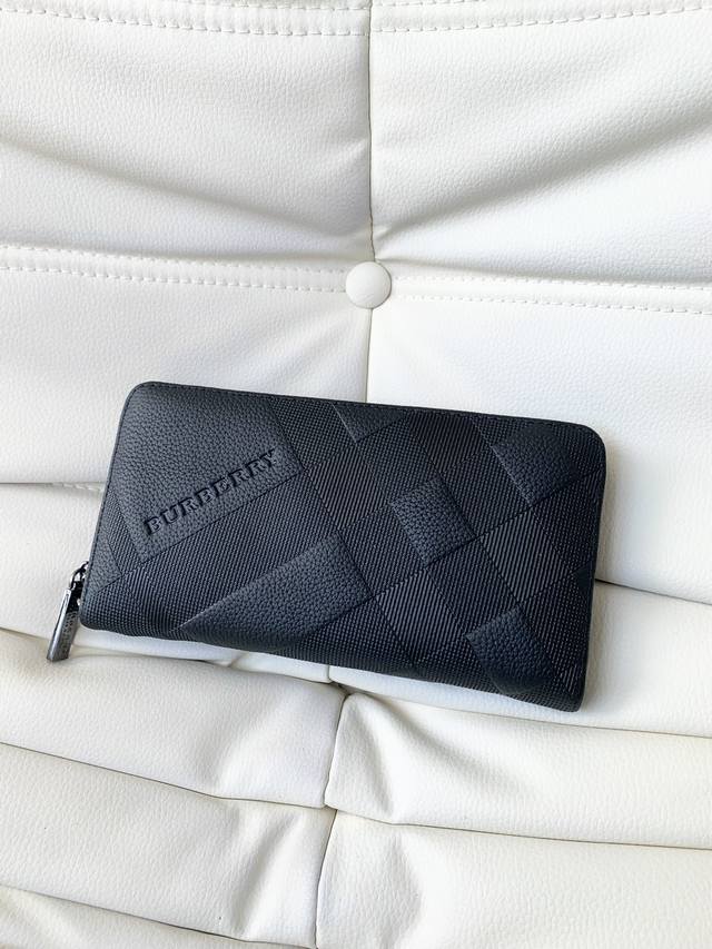 Same wallet as on Burberry's official website. Latest style. Made from imported