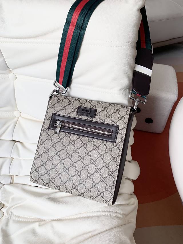 Gucci, a Gucci men's shoulder and crossbody bag. Original quality business style