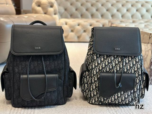 A must-have backpack for the long holiday! Size: 28*40cm D's monogram backpackSu