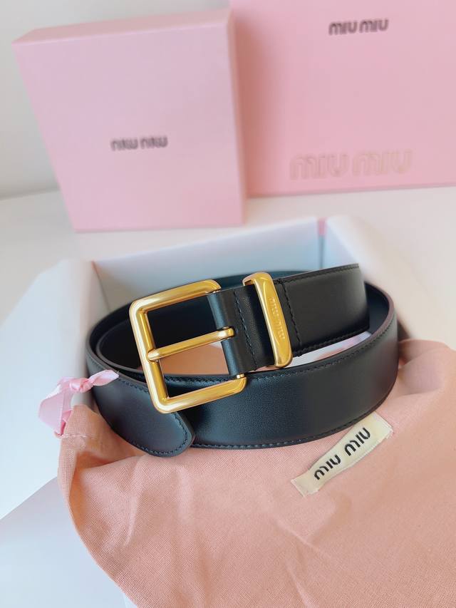 New from Miu Miu. A stylish and versatile belt, this leather belt is the perfec