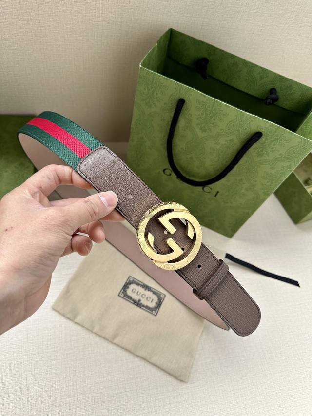 Width 3.8cm. This GUCCI classic canvas belt features a frosted base and is fini
