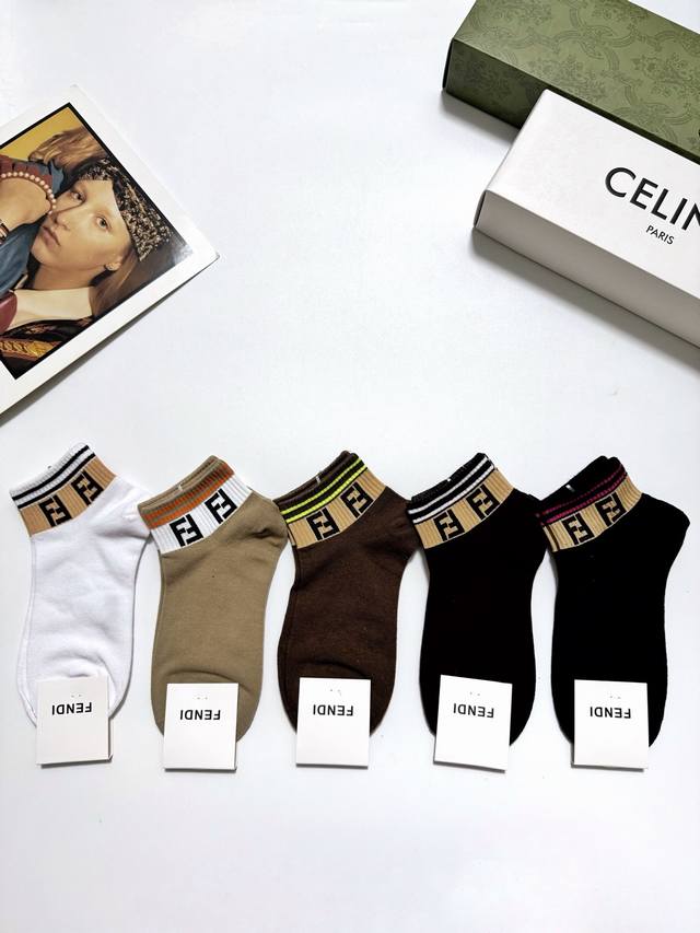 comes with packaging 5 pairs per box Fendi classic letter logo pure cotton sock