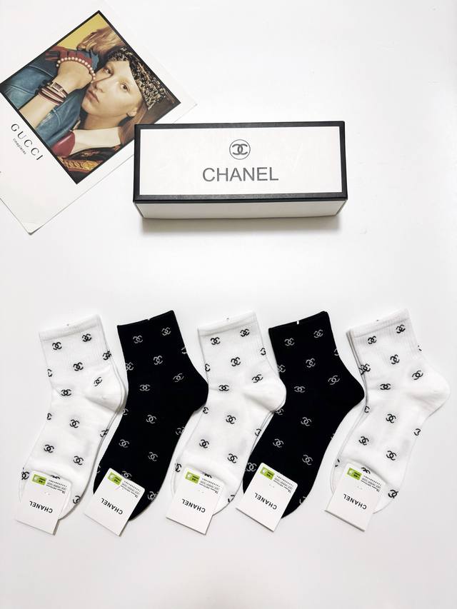 comes with packaging 5 pairs per box Chanel classic letter logo double C short