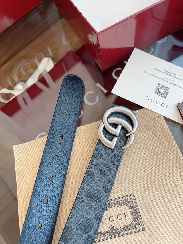 Gucci.Full set of packaging, stunning Gucci Double G men's new belt, counter-syn