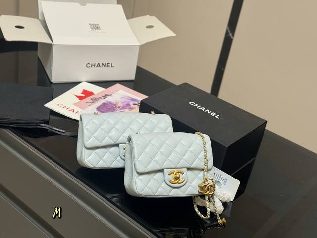 Folding box airplane box Size: 17*13Cm 20*12Cm Chanel double C square fat Soft,