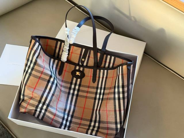 No boxSize: Medium width 54*35 Bur new bag 25 years new Highlands Lightweight, e