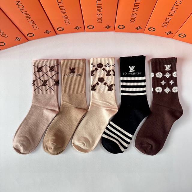 Special counter packaging Lv Louis Vuitton new cashmere mid-length stacked socks