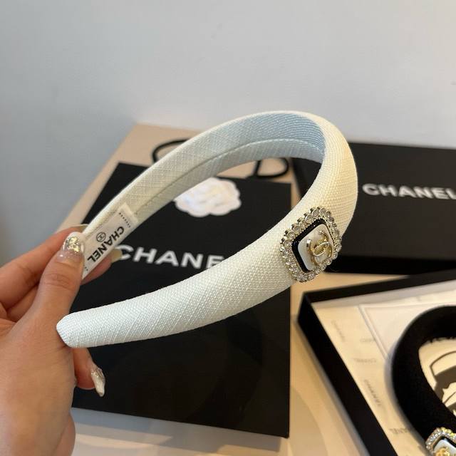 Chanel bow headband DDD