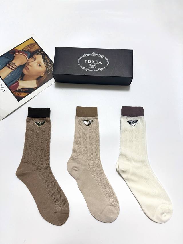 comes with packaging DDD. 3 pairs per box. DDD. Prada classic logo cotton mid-c