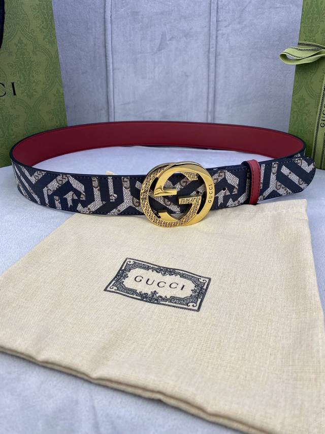 Width 4.0cm Gucci double-sided belt, one side is Gg Supreme canvas, the other si