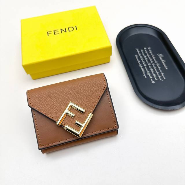 Fendi 8352 Color: Black, Brown, Elephant Gray, Brown Size: 11*9*3 Fendi's latest