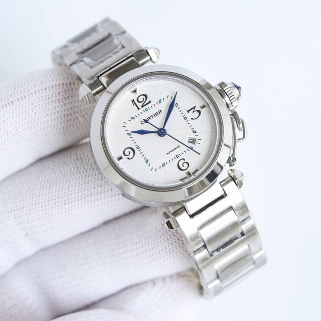 光 钻 新款卡地亚---经典永不落幕之水壶卡帕莎系列！水壶把头锁精巧别致，意大利小牛皮多色可选！蓝宝石镜面，持久耐磨，搭配进口机械机芯，摆幅28800；走时精准