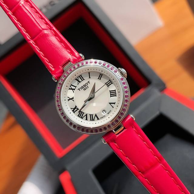 天梭2025最新款 嘉丽系列 T126010女表 ！灵感于古罗马建筑，因其小巧迷人，也被爱称为“小美人” 宠爱自己不需要理由，天梭为女性打造时光之礼 从风格到细