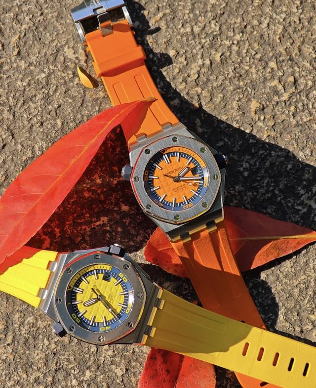 爱彼皇家橡树离岸“橙蕉”糖果 爱彼皇橡离岸夏日里的激情 皇家橡树离岸15710系列 也算是爱彼的糖果盘系列 红黄蓝绿紫全色系都有 如果是喜欢艳色表款或者潮玩人士