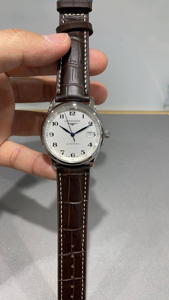 浪琴 制表传统系列 40Mm表径 蓝盘 精钢材质定制 蓝宝石镜面 日期显示